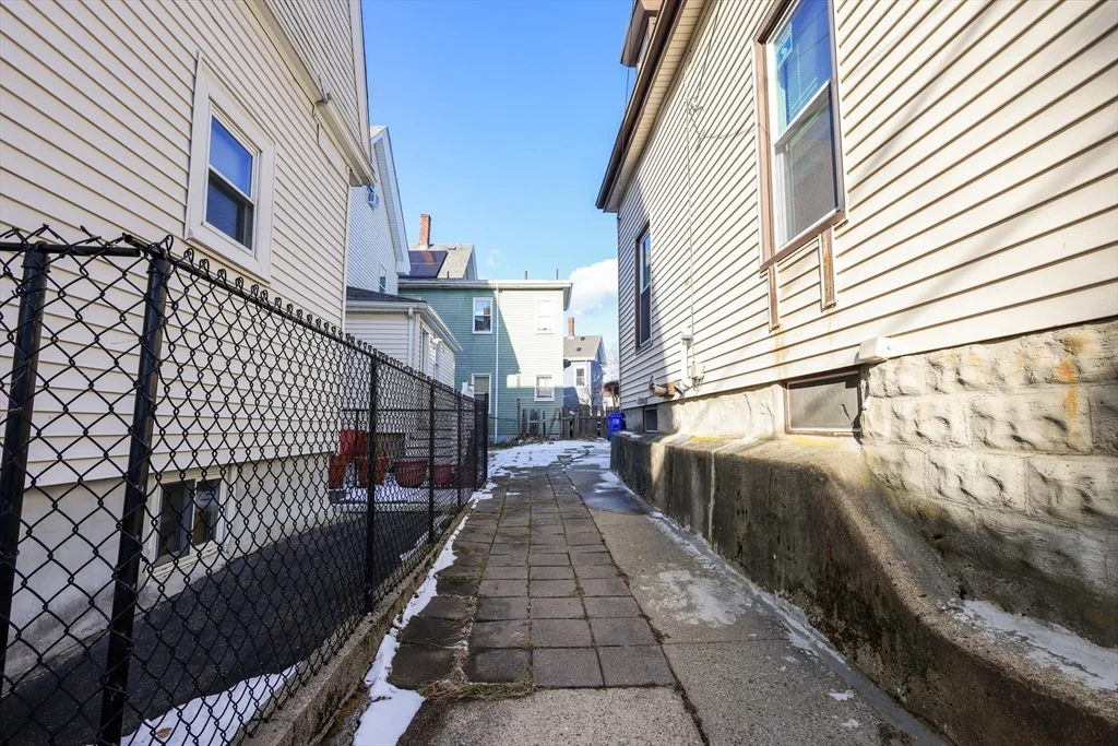 2 bed, 1 bath apartment for rent at 68A Newhall St Unit A, Malden — photo 32 of 33