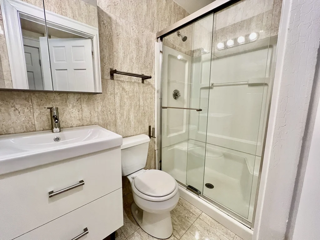 4 bed, 3 bath apartment for rent at 69 Babcock St Unit 1, Coolidge Corner — photo 6 of 13