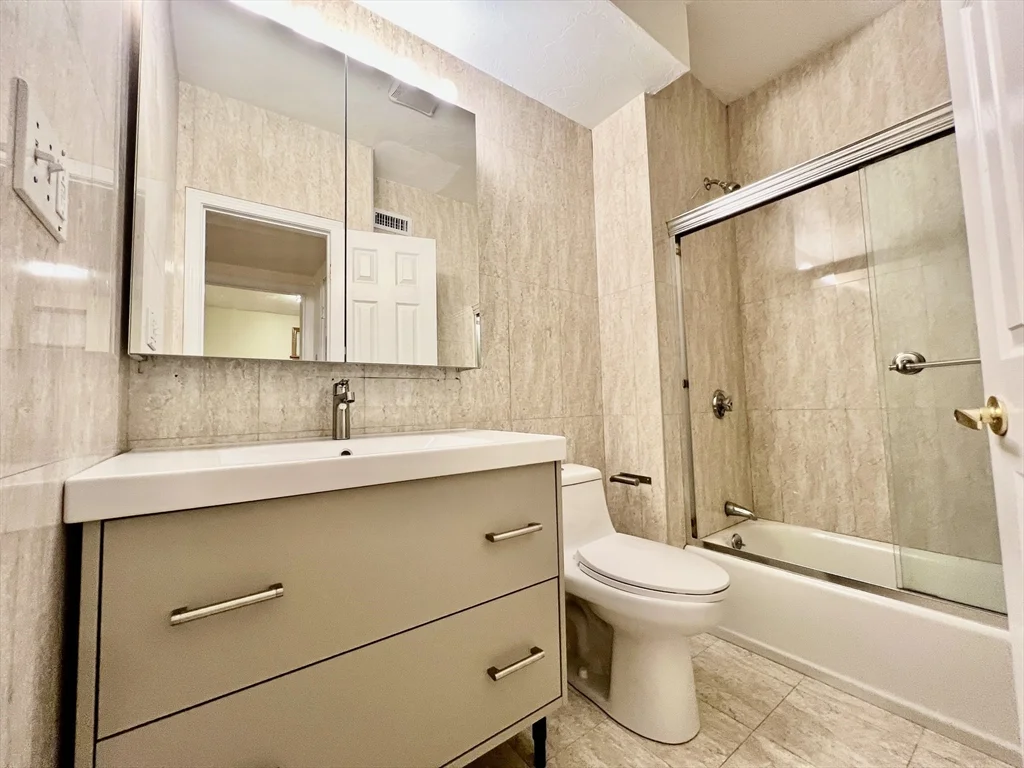 4 bed, 3 bath apartment for rent at 69 Babcock St Unit 1, Coolidge Corner — photo 13 of 13