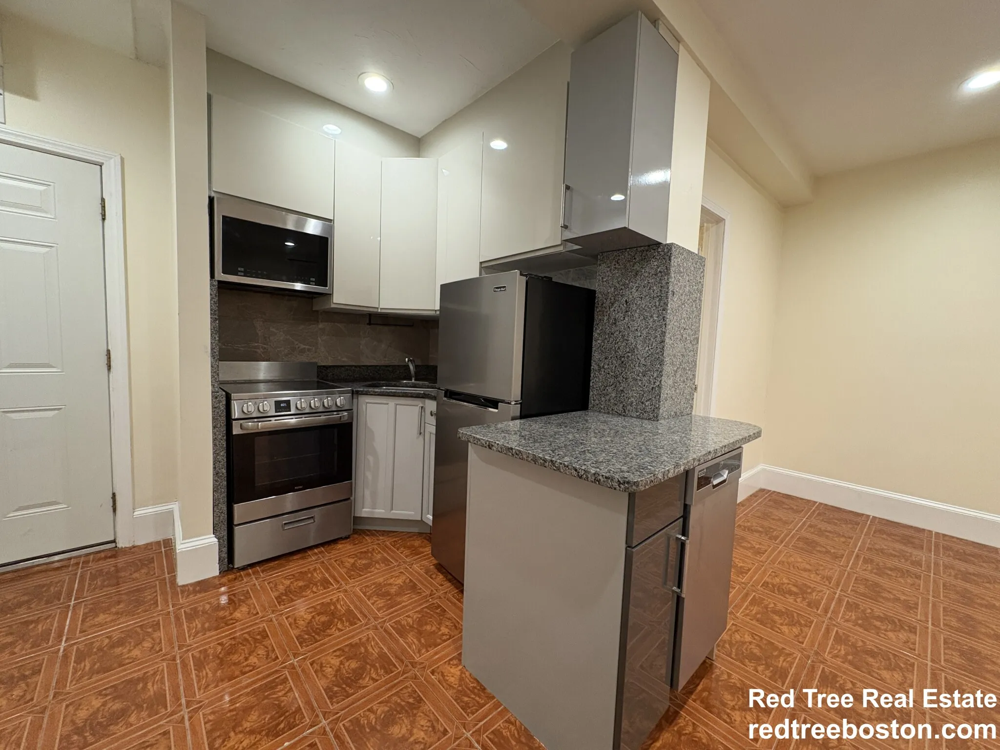 1 bed, 1 bath apartment for rent at 69 Babcock St Unit 7, North Brookline — photo 2 of 20