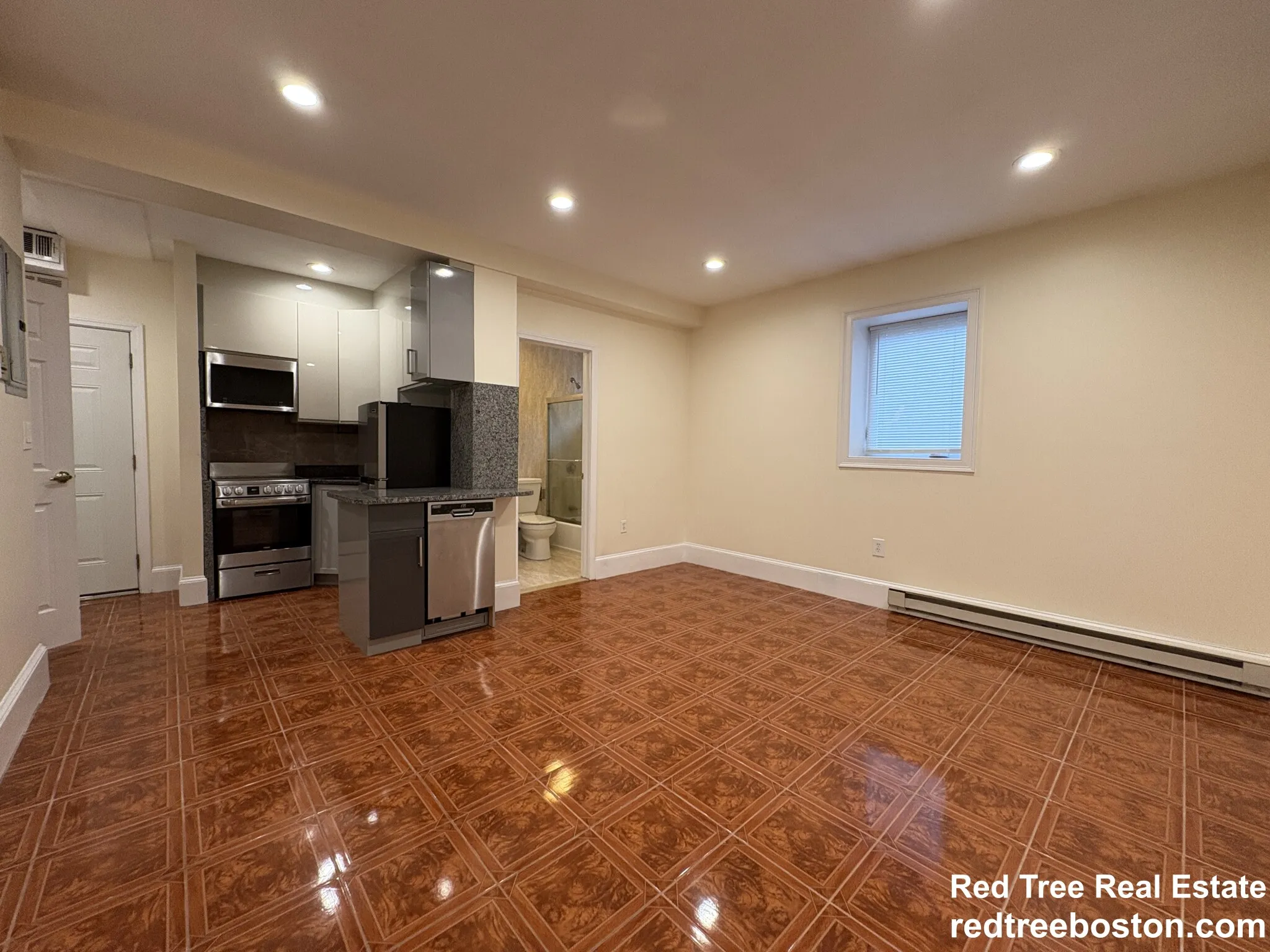 1 bed, 1 bath apartment for rent at 69 Babcock St Unit 7, North Brookline — photo 1 of 20