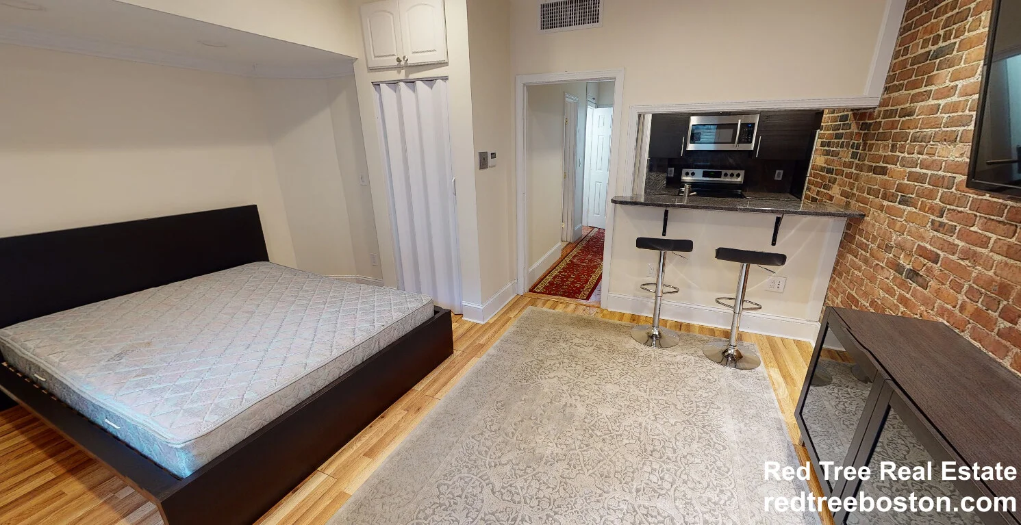 Studio bed, 1 bath apartment for rent at 69 Babcock St Unit 8, North Brookline — photo 2 of 9