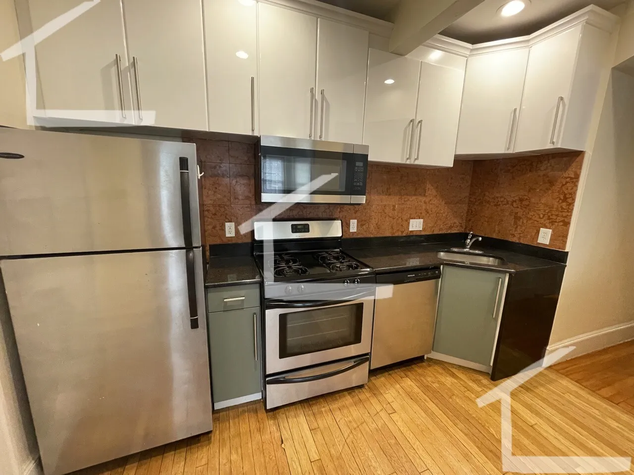 4 bed, 3 bath apartment for rent at 69 Babcock St Unit 8D, North Brookline — photo 3 of 19