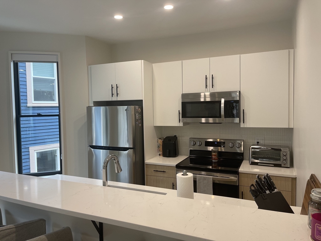 1 bed, 1 bath apartment for rent at 69 Bailey St Unit 201, Dorchester — photo 5 of 14