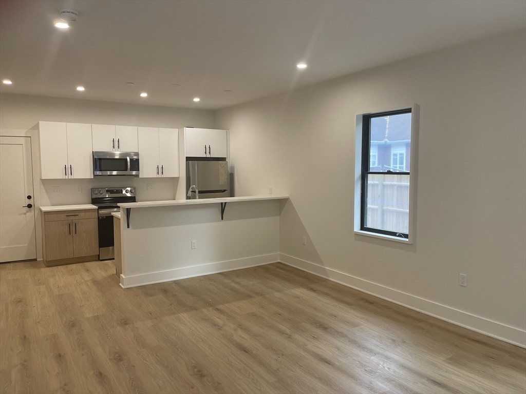 Studio bed, 1 bath apartment for rent at 69 Bailey St Unit 207, Dorchester — photo 3 of 7