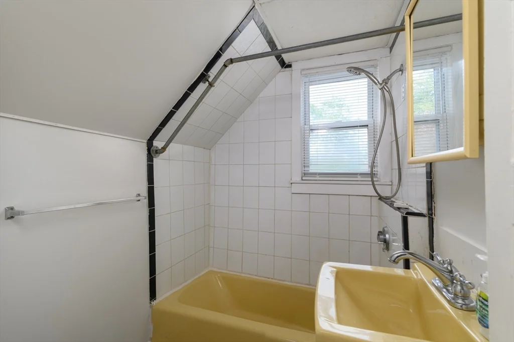1 bed, 1 bath apartment for rent at 69 Beacon Park Unit 2, Brockton — photo 6 of 9