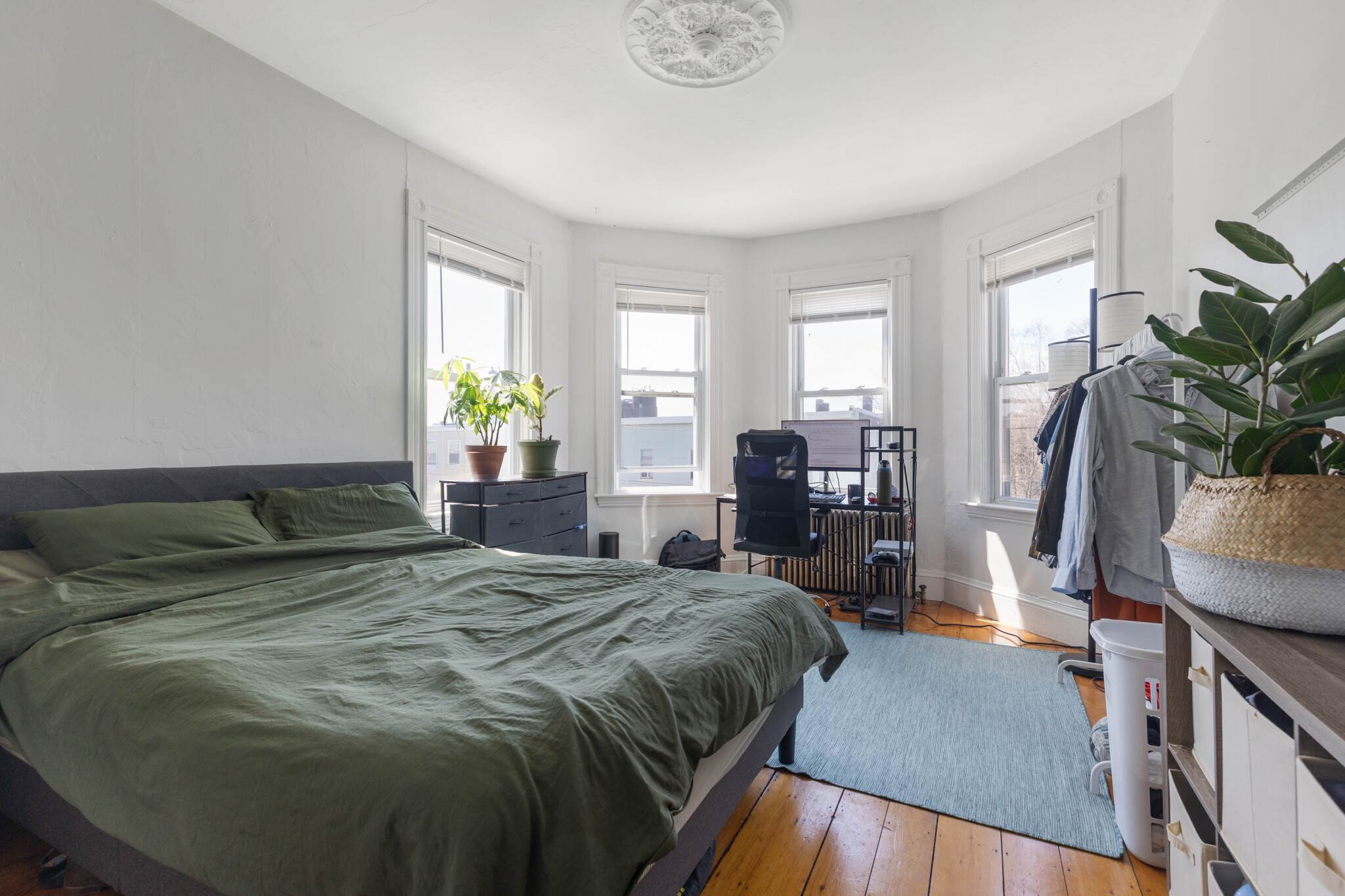 3 bed, 1 bath apartment for rent at 69 Beacon St Unit 2A2A, Ward Two — photo 3 of 10
