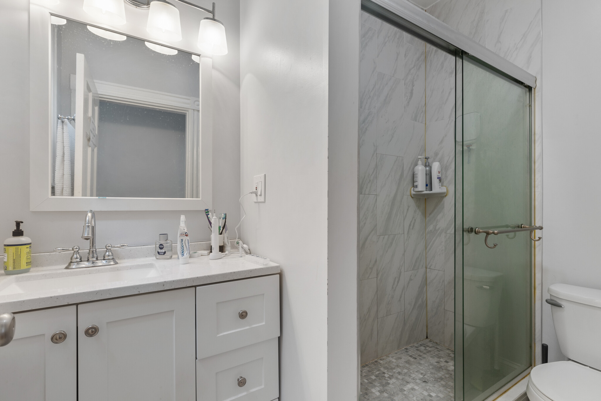 3 bed, 1 bath apartment for rent at 69 Beacon St Unit 2A2A, Ward Two — photo 2 of 10