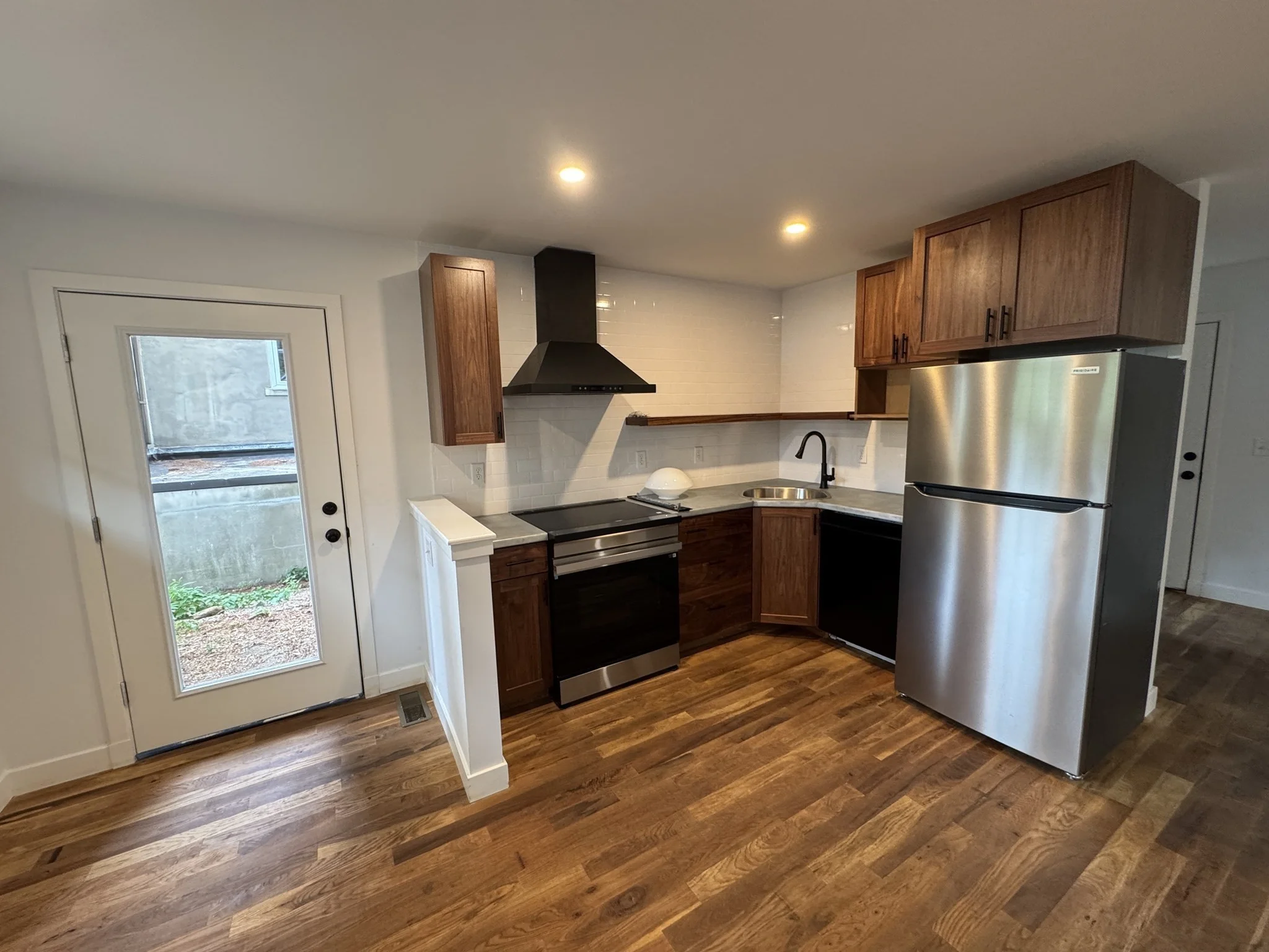 2 bed, 1 bath apartment for rent at 69 Bowen Unit 2, Newton Centre — photo 3 of 12