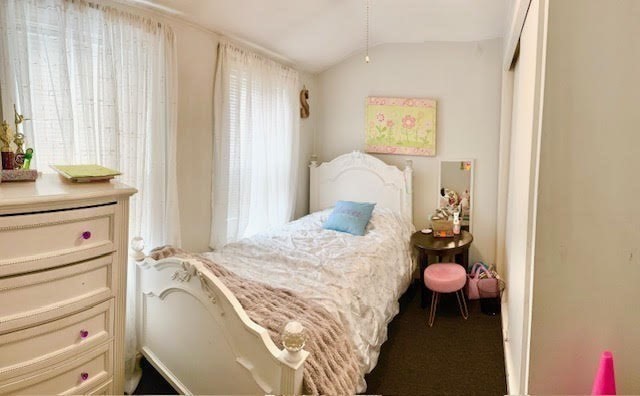 3 bed, 1 bath apartment for rent at 69 Castle Rd Unit 2, Nahant — photo 13 of 16