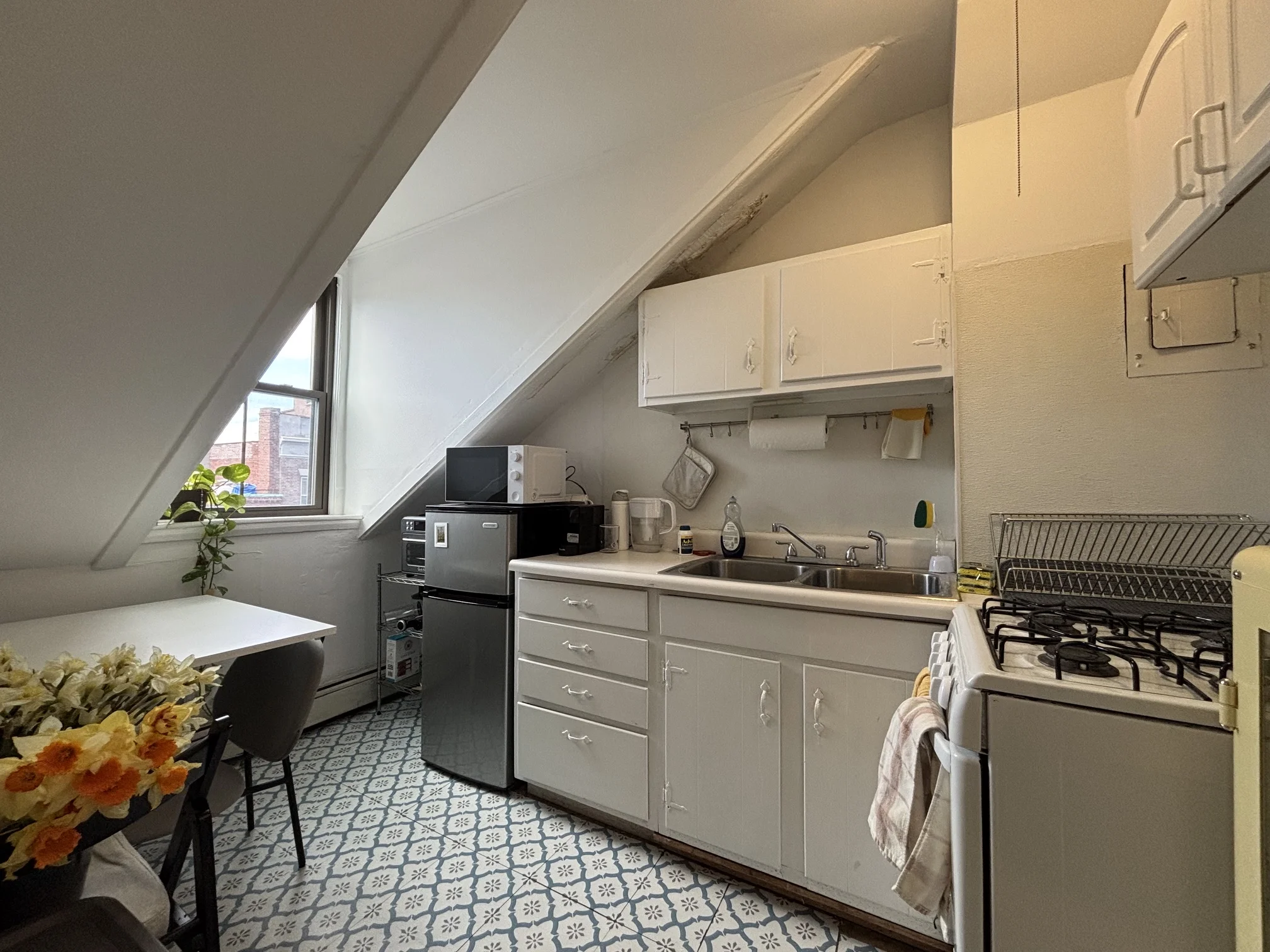 1 bed, 1 bath apartment for rent at 69 Charles St Unit 3, Beacon Hill — photo 4 of 16