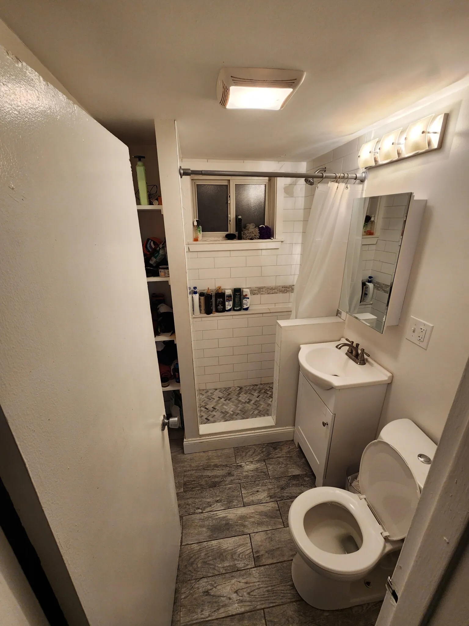 3 bed, 1 bath apartment for rent at 69 Chiswick Rd Unit 2, Brighton — photo 19 of 33