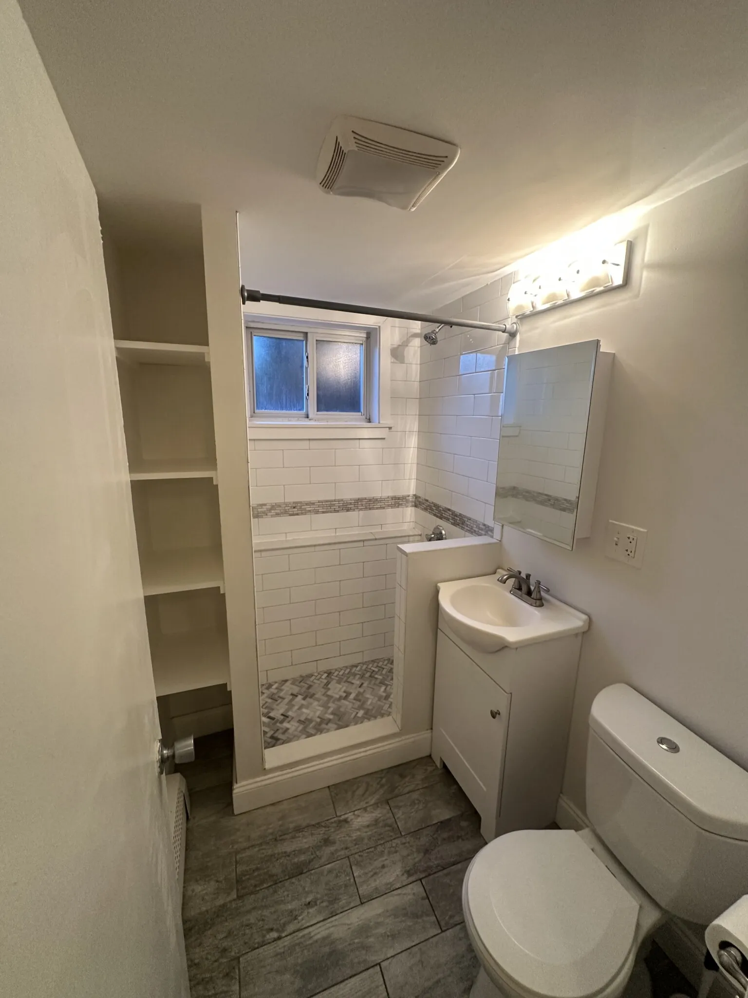 3 bed, 1 bath apartment for rent at 69 Chiswick Rd Unit 2, Brighton — photo 6 of 33