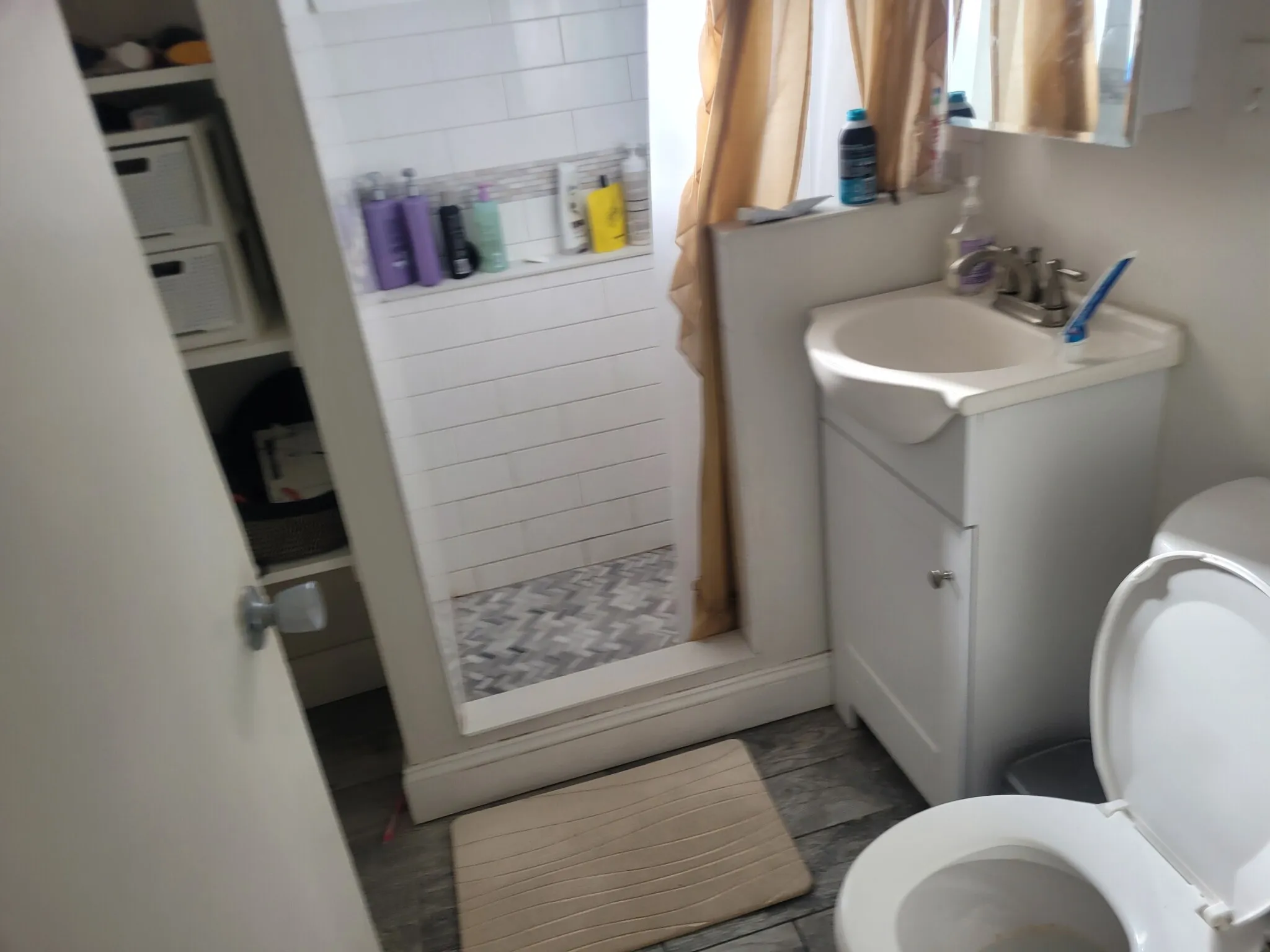 3 bed, 1 bath apartment for rent at 69 Chiswick Rd Unit 2, Brighton — photo 18 of 33