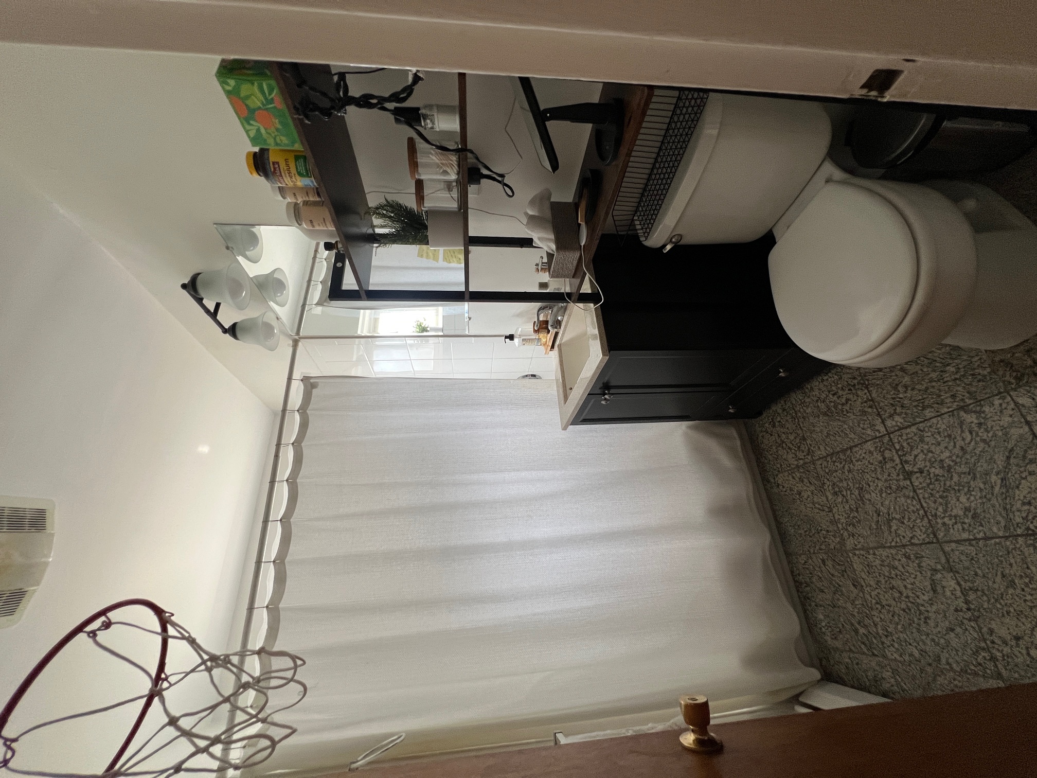 1 bed, 1 bath apartment for rent at 69 Chiswick Rd Unit 4, Brighton — photo 6 of 6
