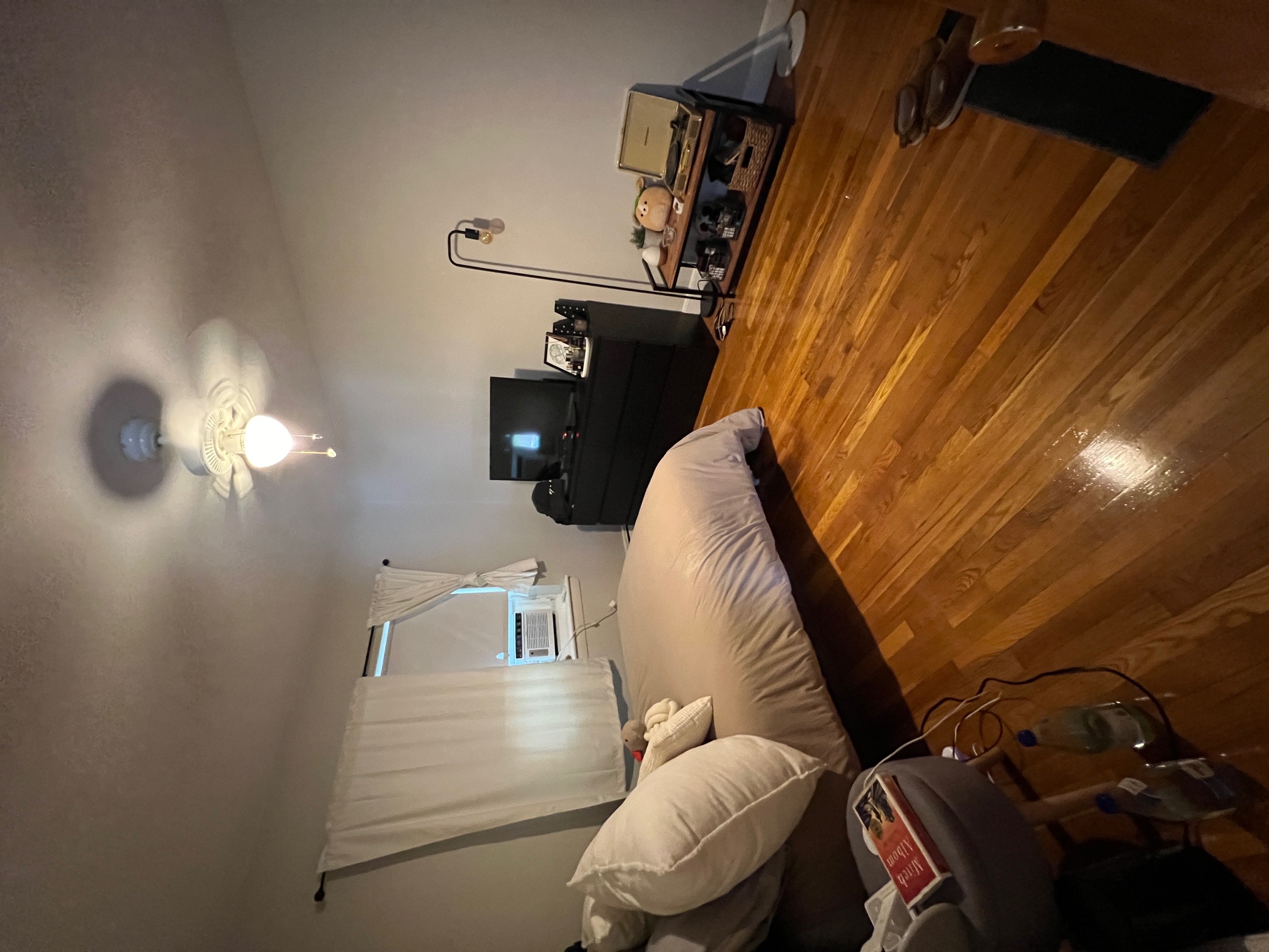 1 bed, 1 bath apartment for rent at 69 Chiswick Rd Unit 4, Brighton — photo 5 of 6