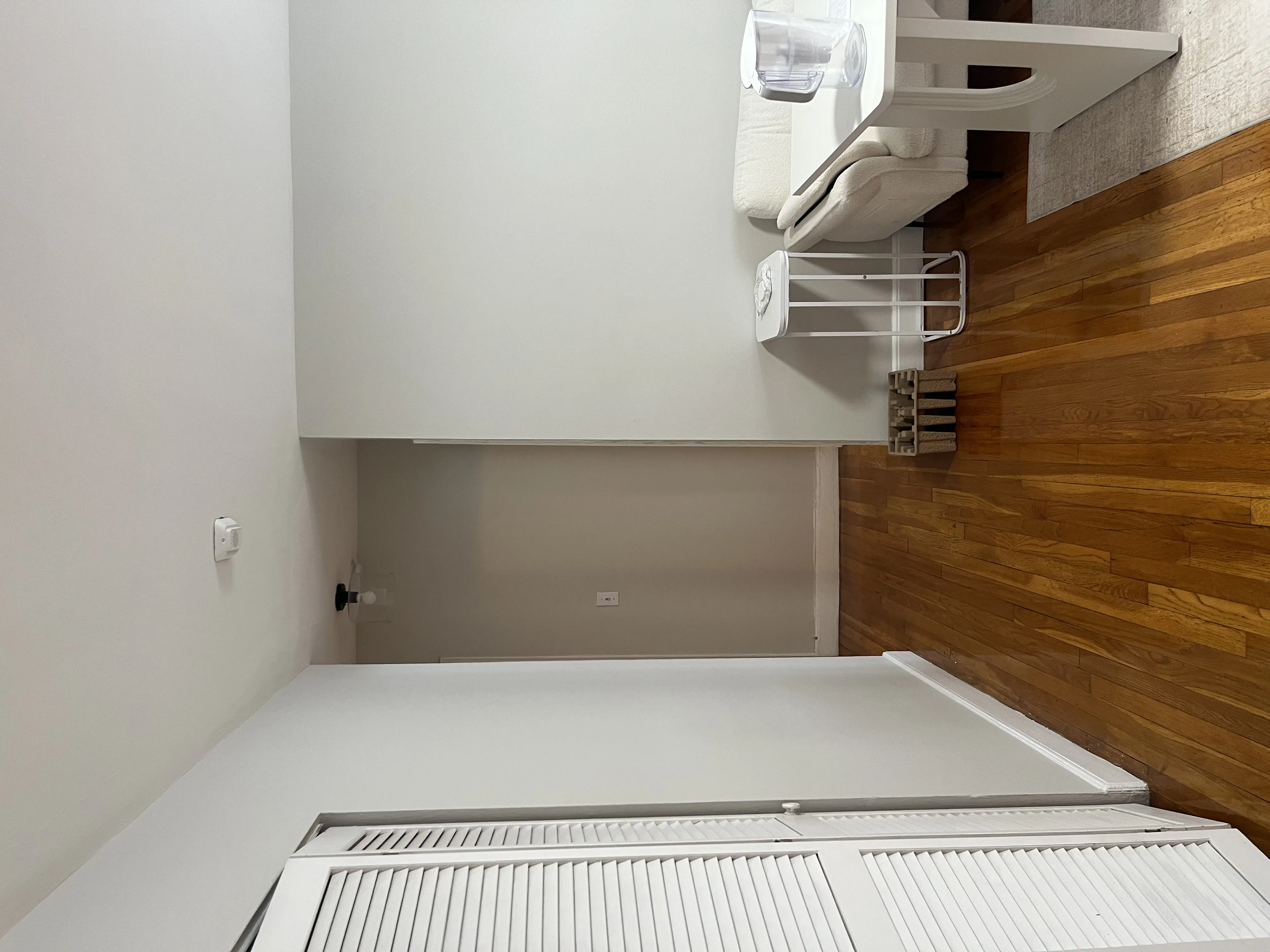 2 bed, 1 bath apartment for rent at 69 Chiswick Rd Unit 6, Brighton — photo 2 of 24