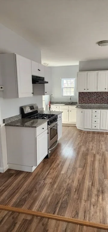 2 bed, 1 bath apartment for rent at 69 Clews Unit 2, Pawtucket — photo 2 of 8
