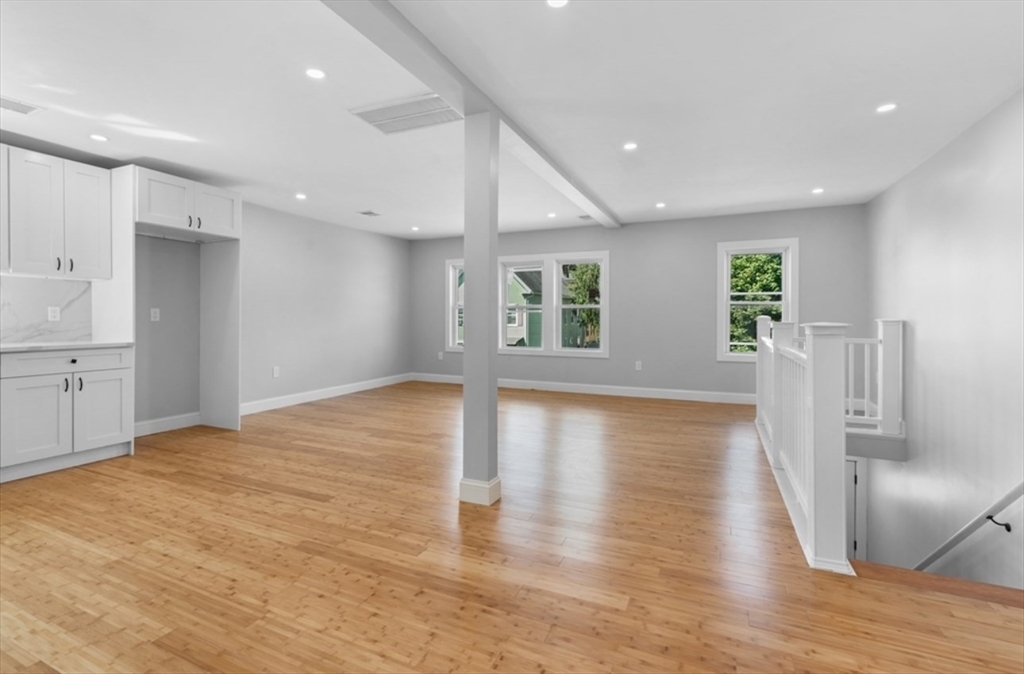 3 bed, 1 bath apartment for rent at 69 Cutler St Unit 2, Worcester — photo 1 of 10