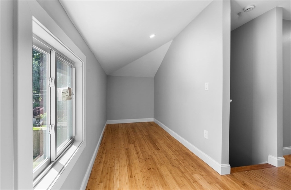 3 bed, 1 bath apartment for rent at 69 Cutler St Unit 2, Worcester — photo 10 of 10