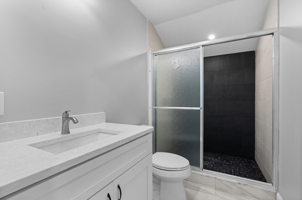 3 bed, 1 bath apartment for rent at 69 Cutler St Unit 2, Worcester — photo 9 of 10