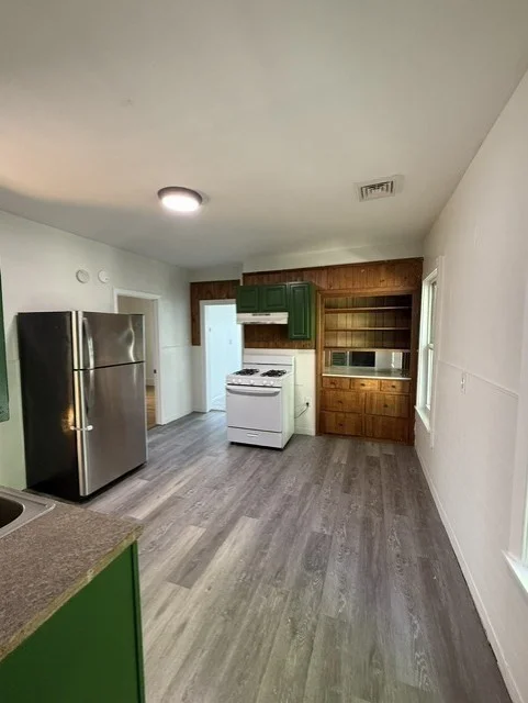 2 bed, 1 bath apartment for rent at 69 E Central St Unit 2, Worcester — photo 4 of 9
