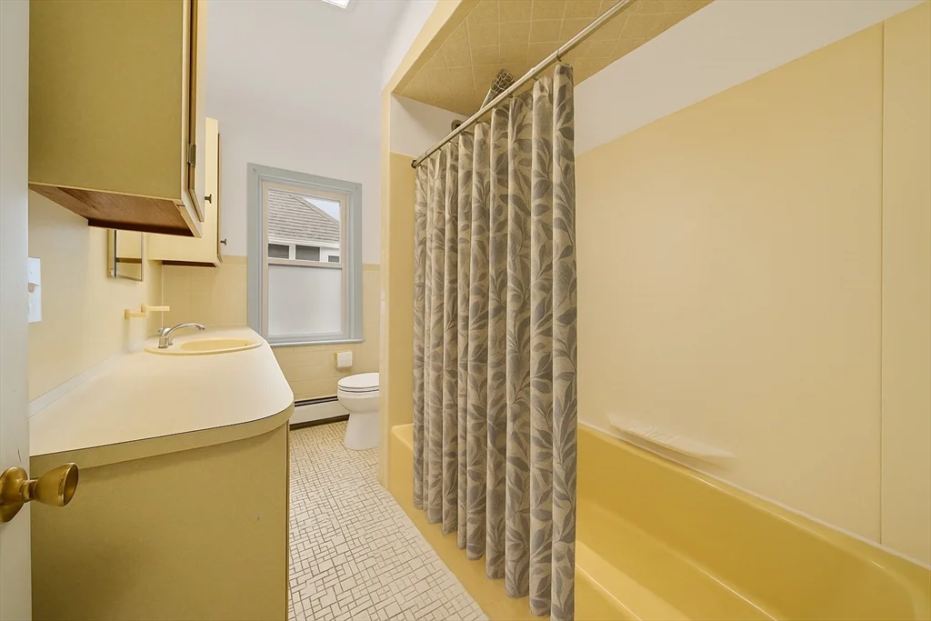 2 bed, 1 bath apartment for rent at 69 Endicott Unit 3, Salem — photo 20 of 21