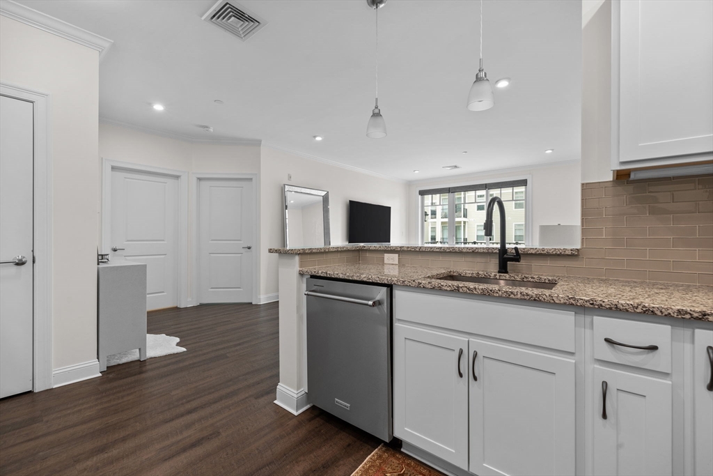 1 bed, 1 bath apartment for rent at 69 Foundry St Unit 305, Wakefield — photo 9 of 34