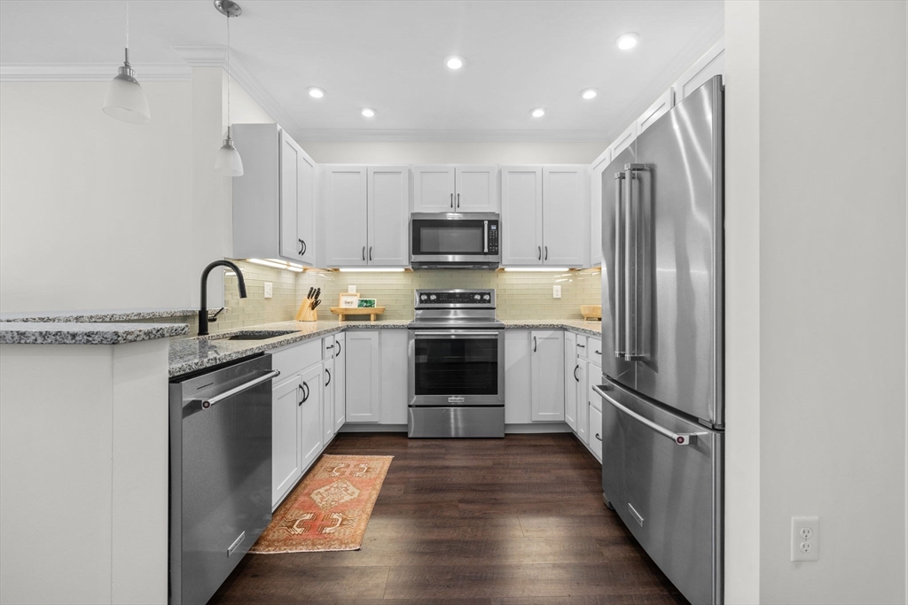 1 bed, 1 bath apartment for rent at 69 Foundry St Unit 305, Wakefield — photo 3 of 34