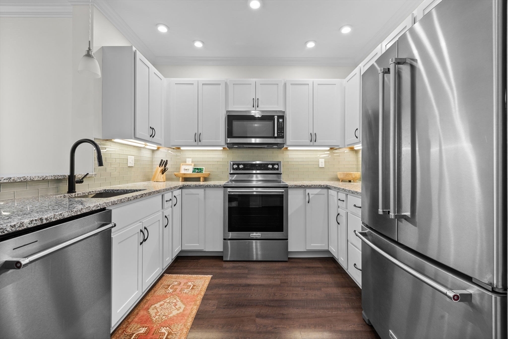 1 bed, 1 bath apartment for rent at 69 Foundry St Unit 305, Wakefield — photo 4 of 34