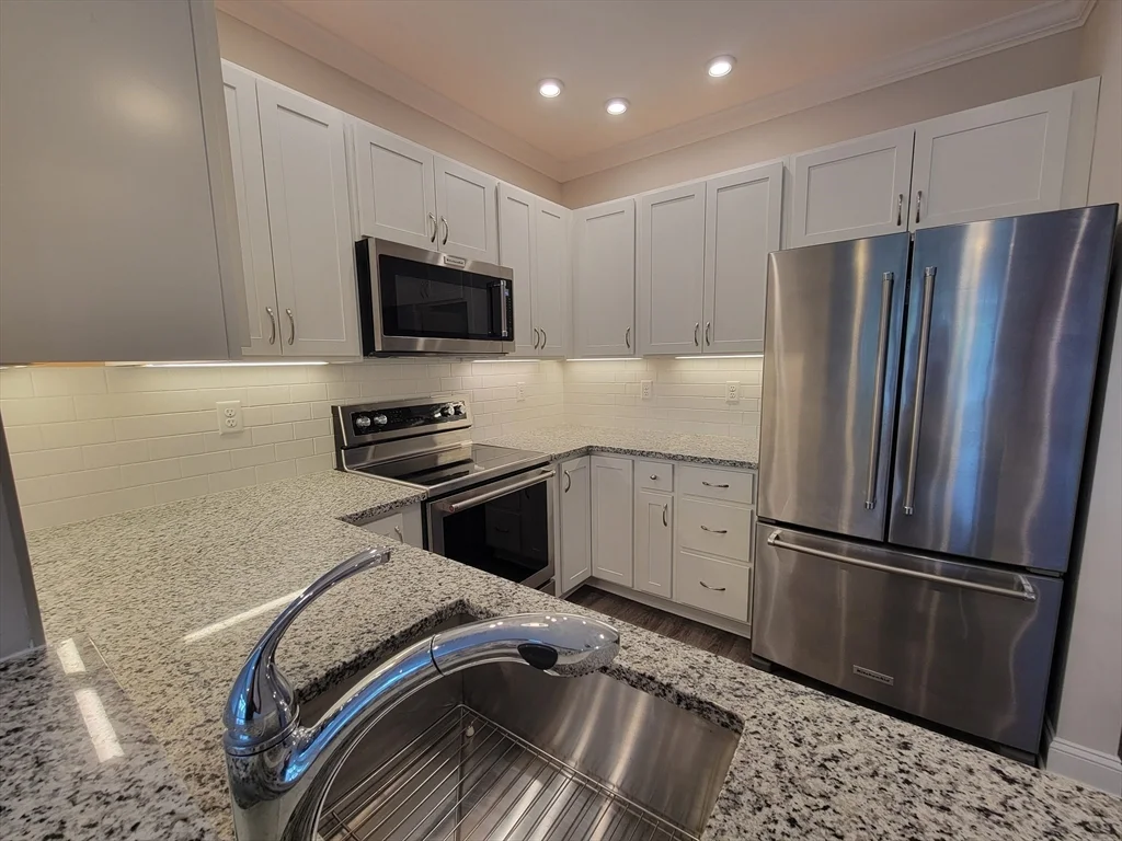 2 bed, 2 bath apartment for rent at 69 Foundry St Unit 508, Wakefield — photo 6 of 25