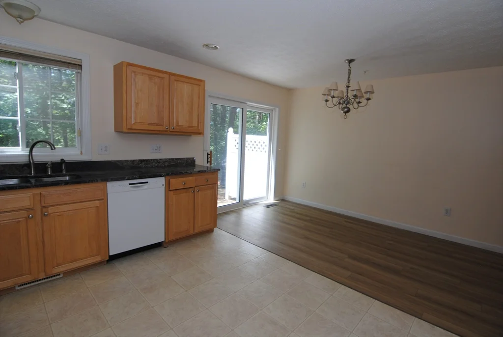 3 bed, 2 bath apartment for rent at 69 Georgetown Unit 69, Nashua — photo 8 of 24