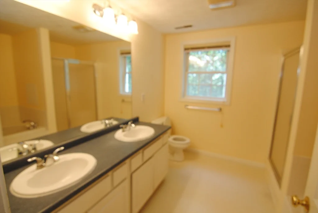 3 bed, 2 bath apartment for rent at 69 Georgetown Unit 69, Nashua — photo 13 of 24
