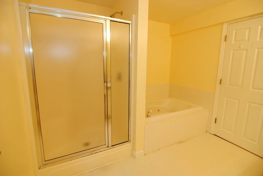 3 bed, 2 bath apartment for rent at 69 Georgetown Unit 69, Nashua — photo 14 of 24