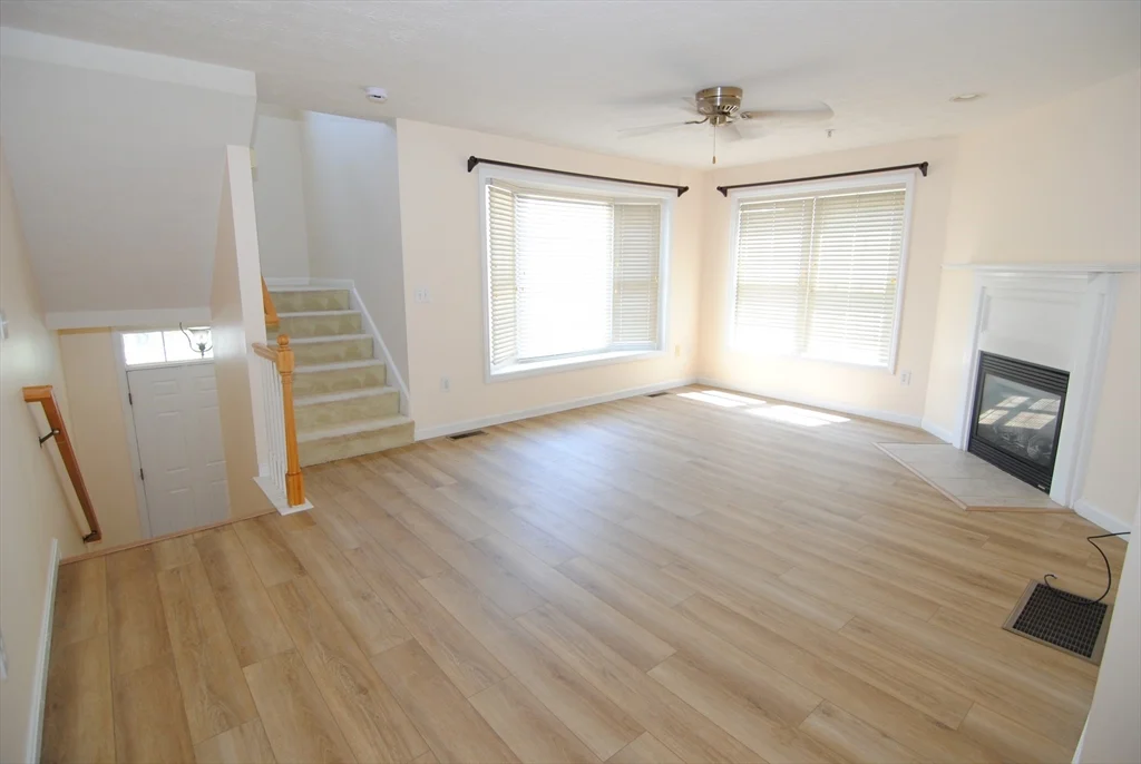 3 bed, 2 bath apartment for rent at 69 Georgetown Unit 69, Nashua — photo 2 of 24