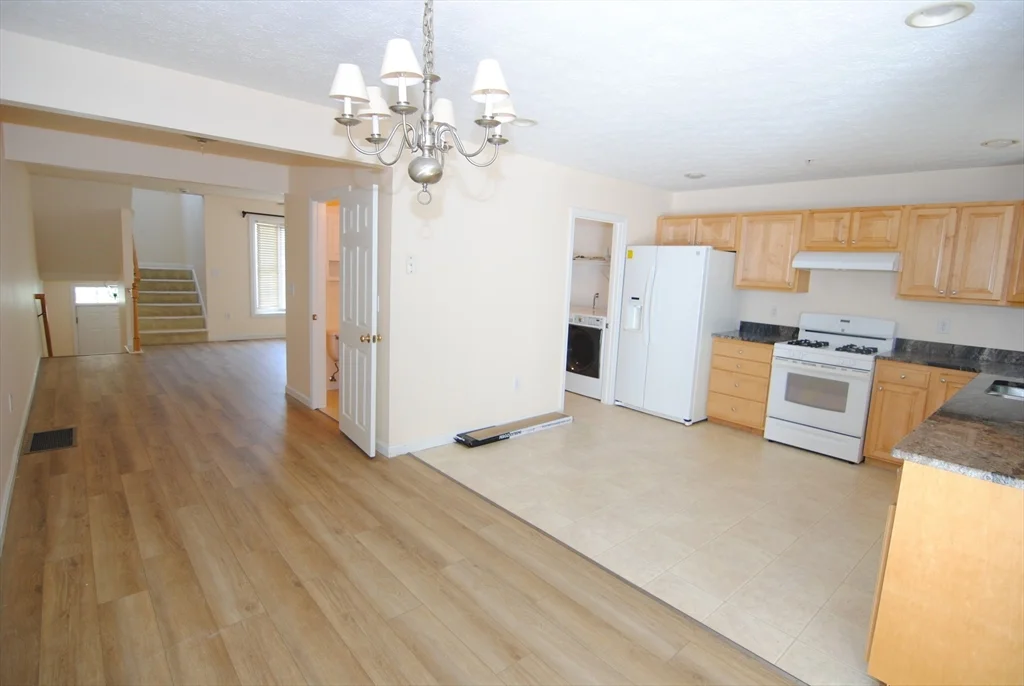 3 bed, 2 bath apartment for rent at 69 Georgetown Unit 69, Nashua — photo 5 of 24