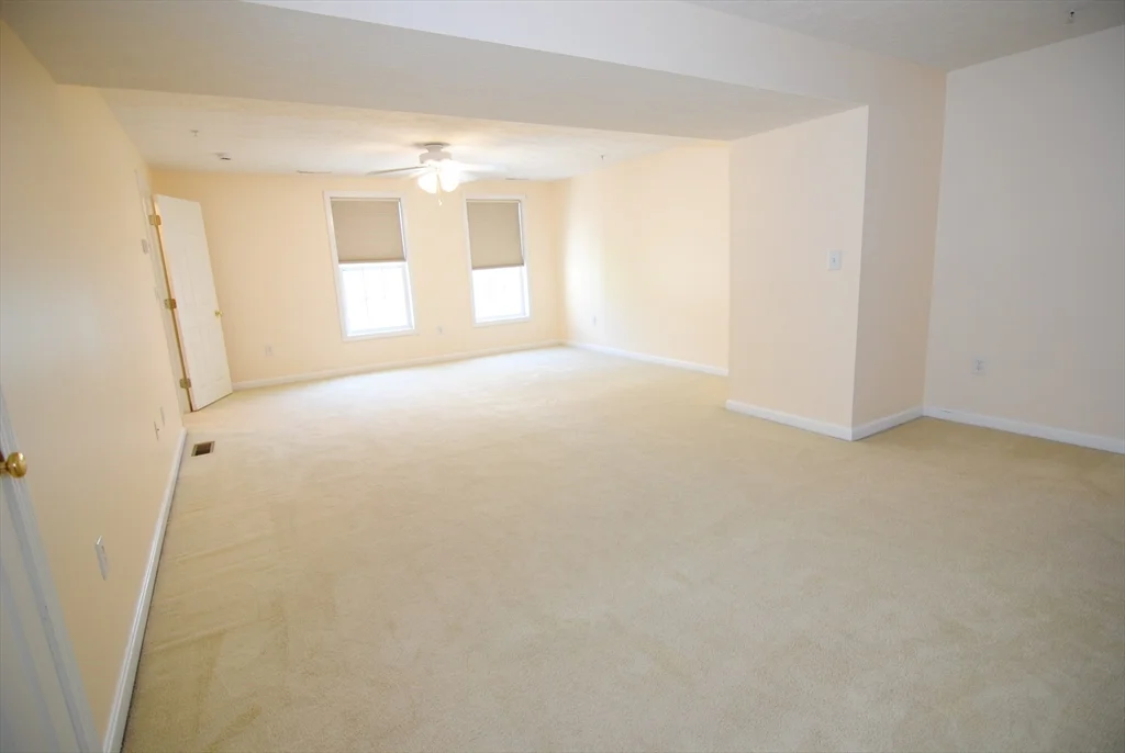 3 bed, 2 bath apartment for rent at 69 Georgetown Unit 69, Nashua — photo 15 of 24