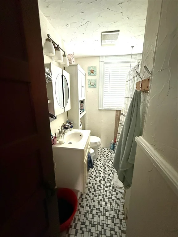 2 bed, 1 bath apartment for rent at 69 Goddard Unit 1, Quincy — photo 5 of 5