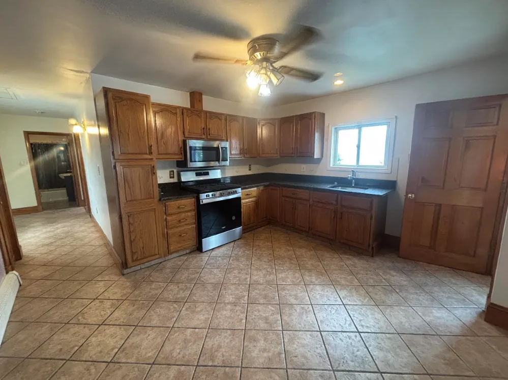 2.5 bed, 1 bath apartment for rent at 69 Gore St Unit 2f, East Cambridge — photo 1 of 9