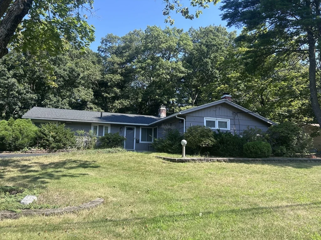 3 bed, 2 bath apartment for rent at 69 Griffin Rd, Framingham — photo 1 of 21