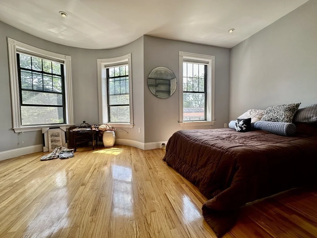 2 bed, 1.5 bath apartment for rent at 69 Highland St Unit 2, Roxbury — photo 3 of 25