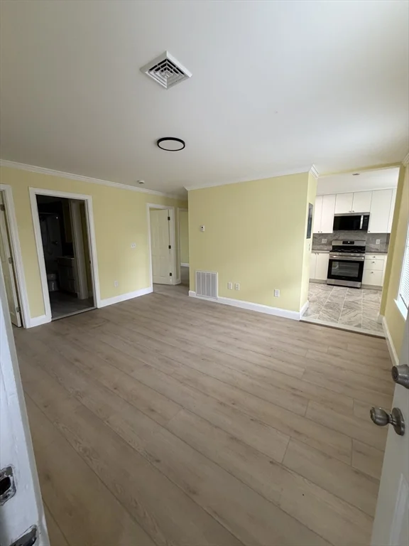 3 bed, 1 bath apartment for rent at 69 Jencks St Unit 1, Fall River — photo 1 of 10