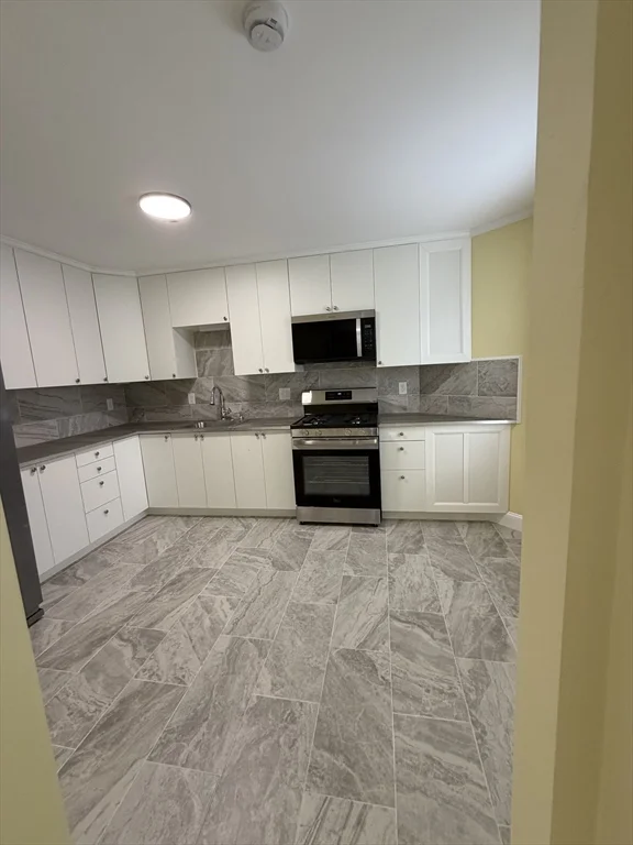 3 bed, 1 bath apartment for rent at 69 Jencks St Unit 2, Fall River