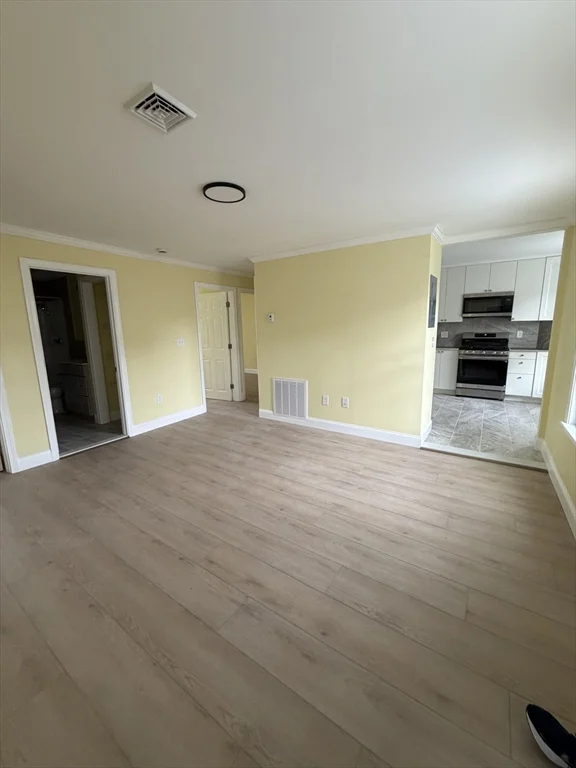 3 bed, 1 bath apartment for rent at 69 Jencks St Unit 2, Fall River — photo 2 of 11