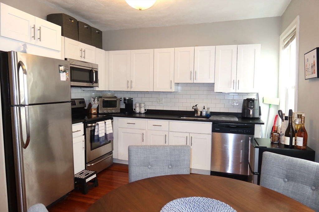 3 bed, 1 bath apartment for rent at 69 Marine Rd Unit 2, South Boston — photo 5 of 19