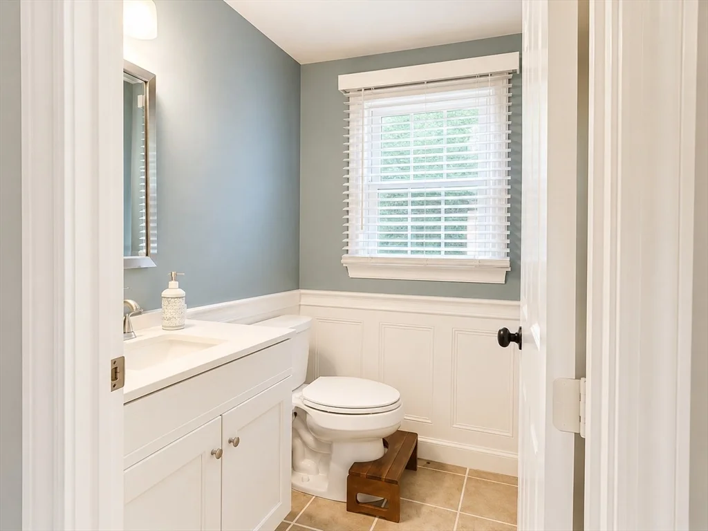 3 bed, 1 bath apartment for rent at 69 Montgomery Dr, Plymouth — photo 6 of 15