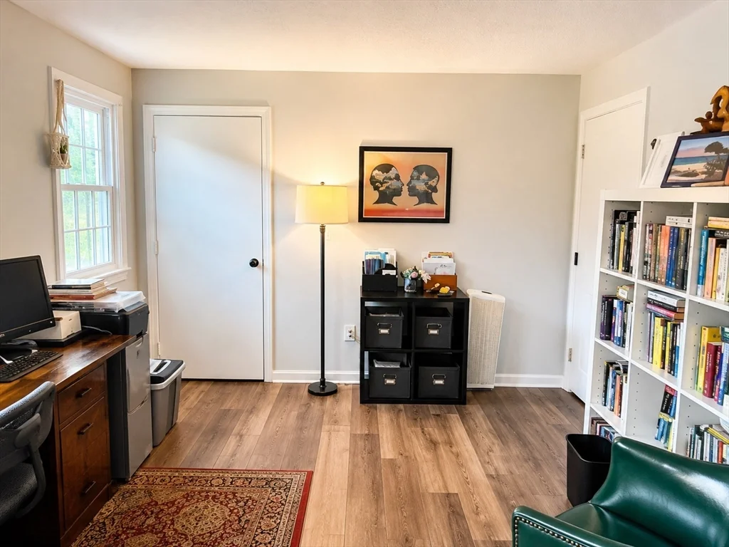 3 bed, 1 bath apartment for rent at 69 Montgomery Dr, Plymouth — photo 9 of 15
