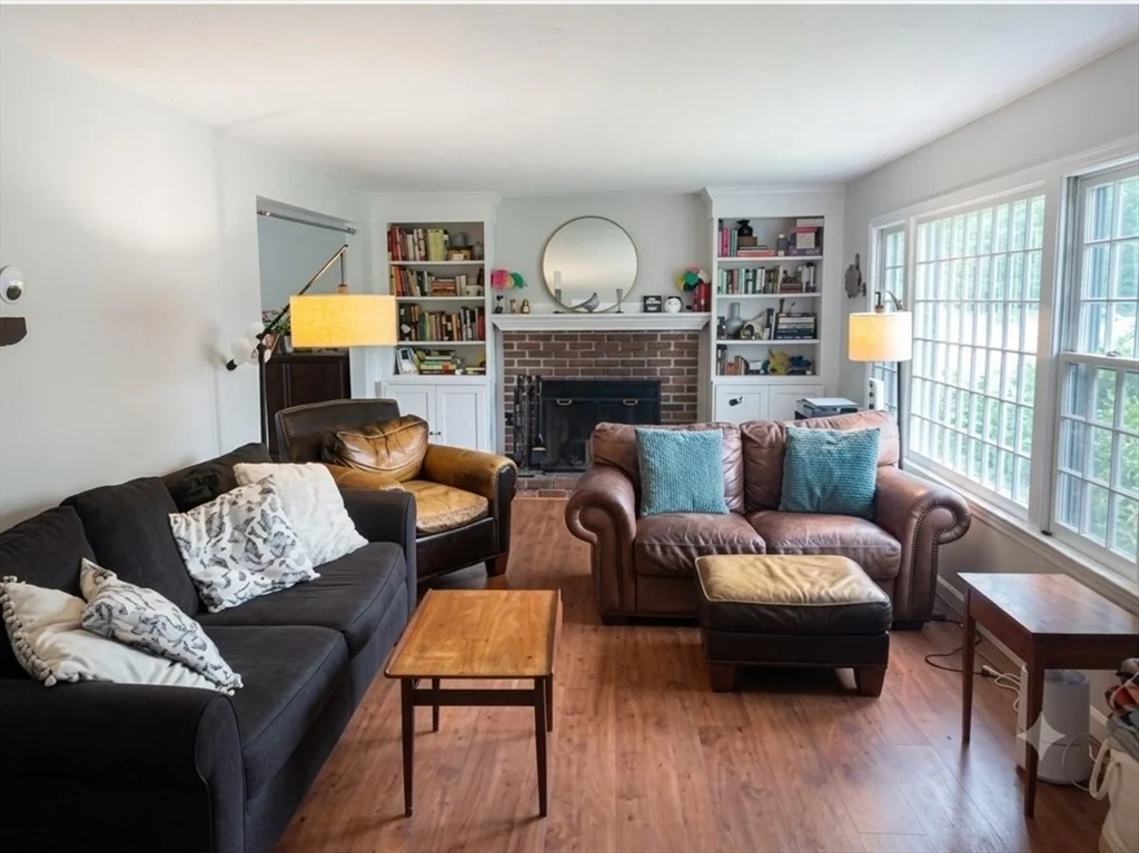 3 bed, 1 bath apartment for rent at 69 Montgomery Dr, Plymouth — photo 5 of 15