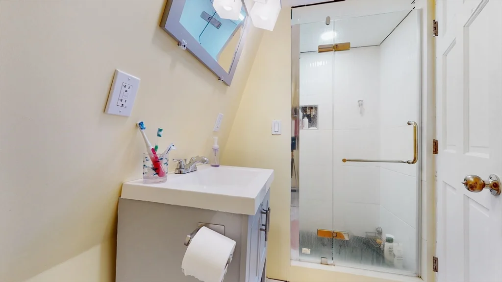 4 bed, 2 bath apartment for rent at 69 Myrtle St Unit 4, Somerville — photo 6 of 15