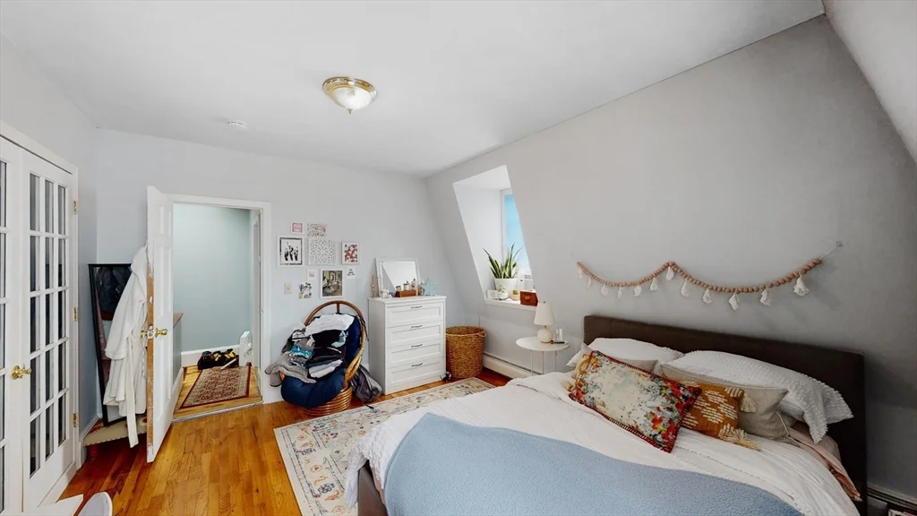 4 bed, 2 bath apartment for rent at 69 Myrtle St Unit 4, Somerville — photo 5 of 15